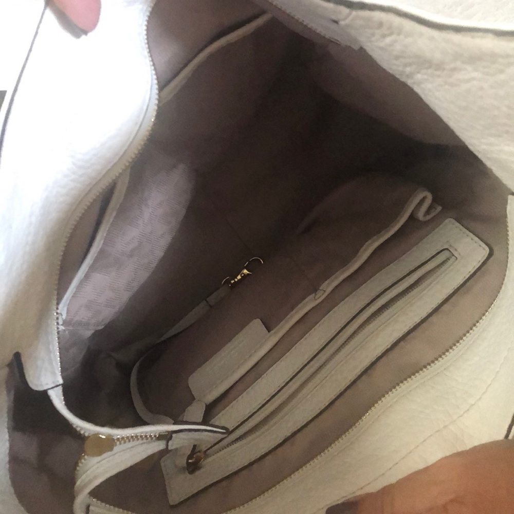 White Michael Kors purse - Picture 4 of 4